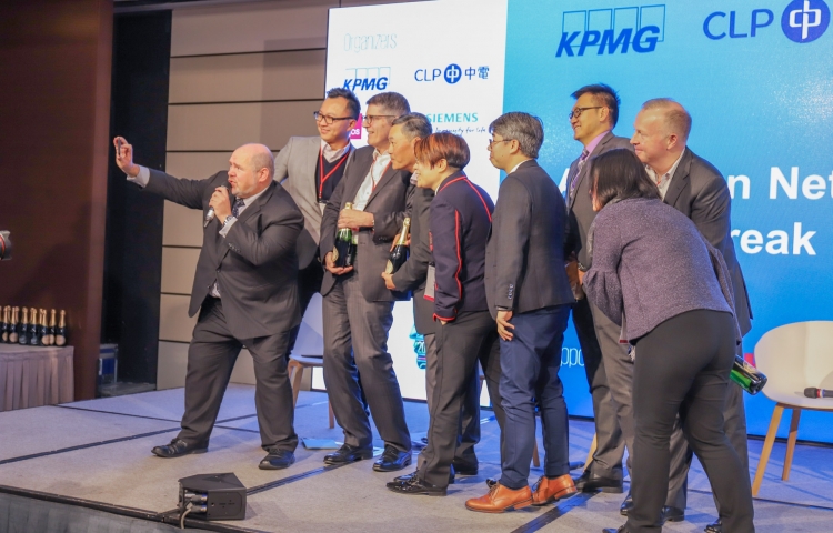 The host took a selfie with the speakers after the sharing session.